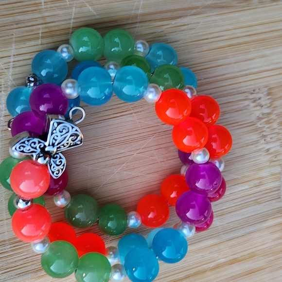 Hand Crafted Colorful Beaded Memory Wire Bracelet with Angel Charm - Picture 4 of 8